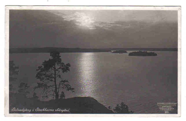 20   Solnedgång i Stockholms skärgård.