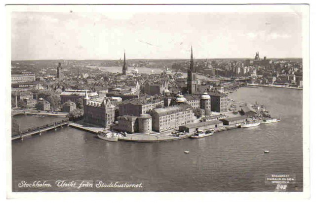 242   Stockholm. Utsikt från Stadshustornet.